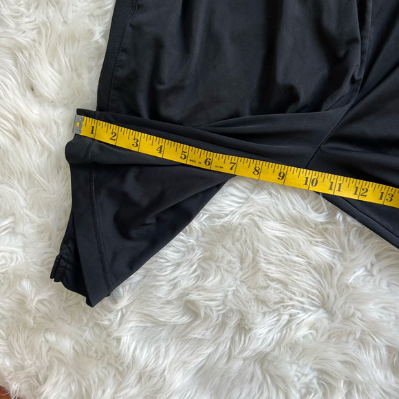 Nike Mens Fitness Shorts Black Flat Front Pockets Elastic Waist Light Weight M - Picture 6 of 8